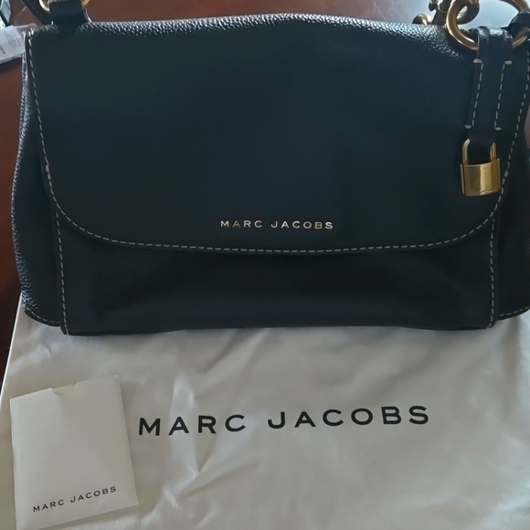 Marc Jacobs Handbags - 🌹Authentic Marc Jacobs Leather Crossbody or Shoulder Bag.